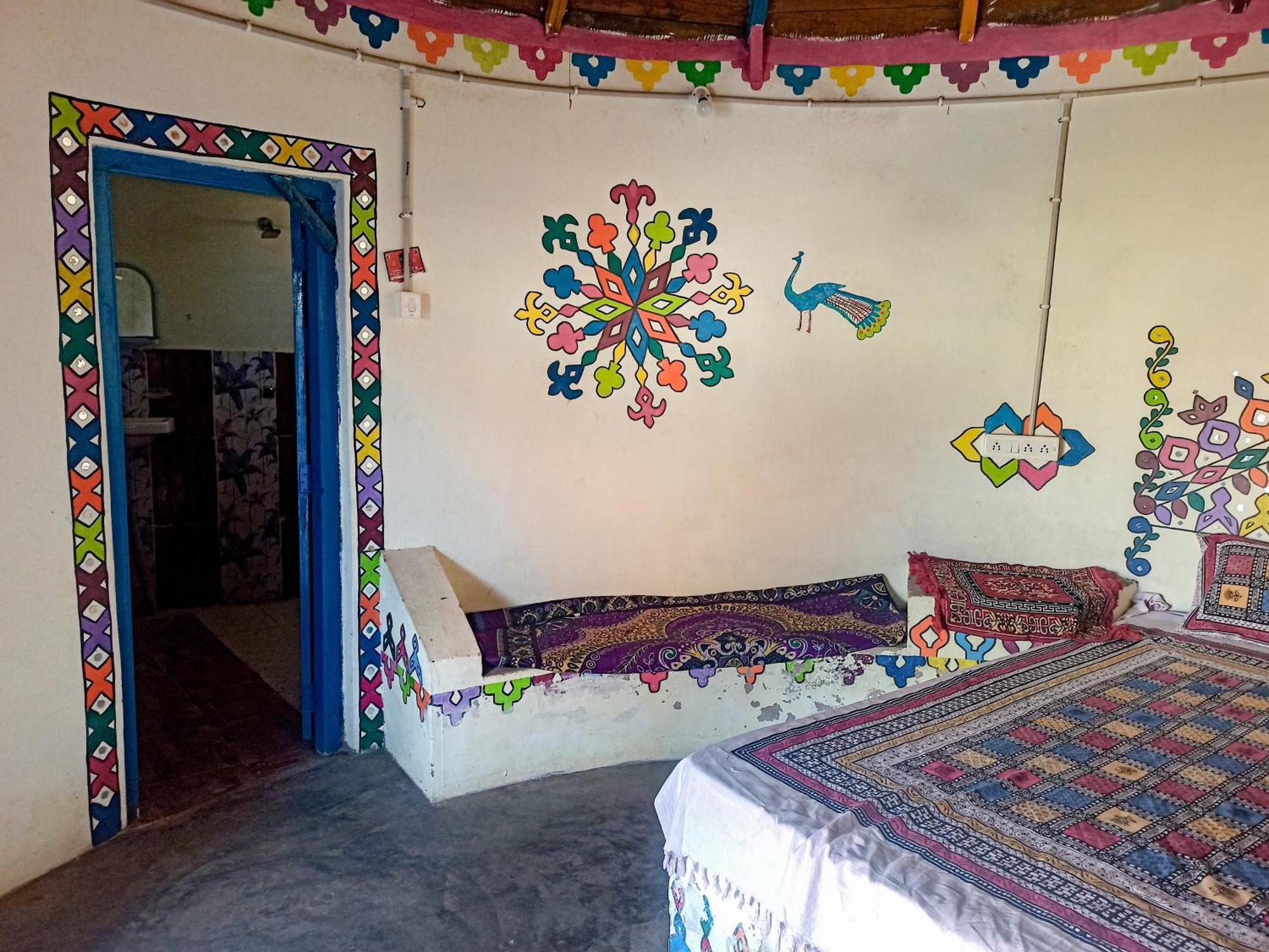 White Land Villagestay Dhordo Exterior foto
